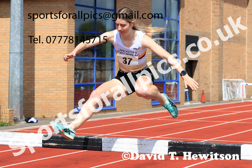 Steeplechase, 2026 Elswick Harriers Event, Wentworth, Hexham. Photo: David T. Hewitson/Sports for All Pics